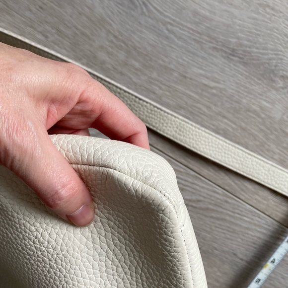 Like New! Fossil White Crossbody Bag - Picture 15 of 16